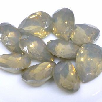 Resin Opal Cyclamen
